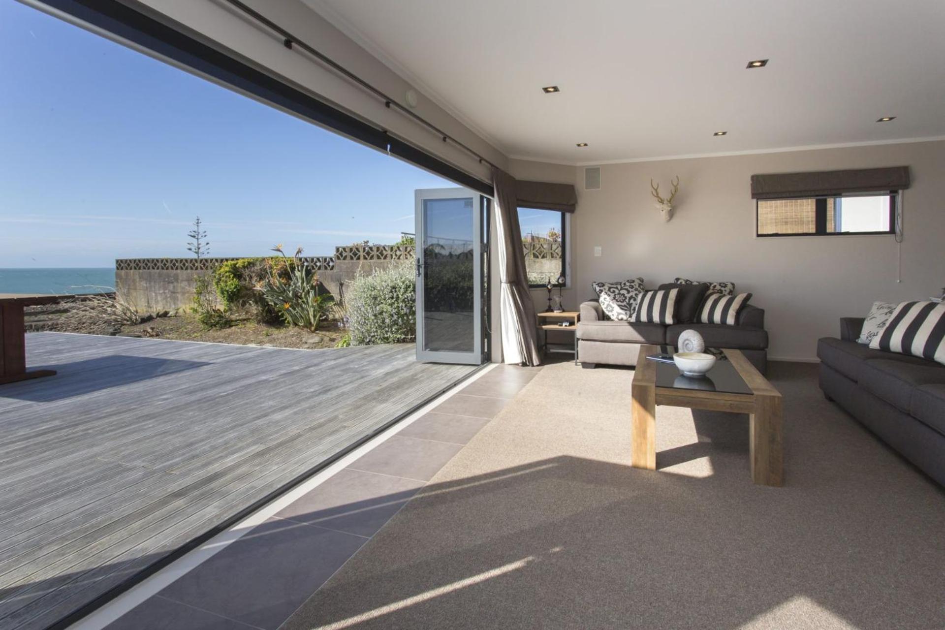 Villa The Waterfront Escape à New Plymouth Extérieur photo